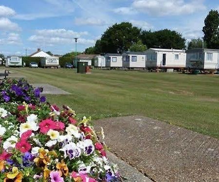 Copthorne Caravans Hotel Merston Zewnętrze zdjęcie
