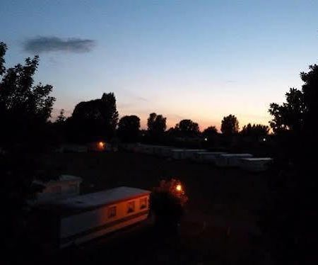 Copthorne Caravans Hotel Merston Zewnętrze zdjęcie