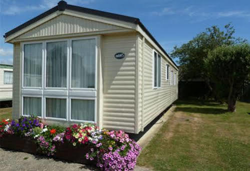Copthorne Caravans Hotel Merston Zewnętrze zdjęcie