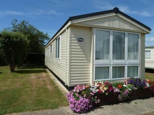 Copthorne Caravans Hotel Merston Zewnętrze zdjęcie