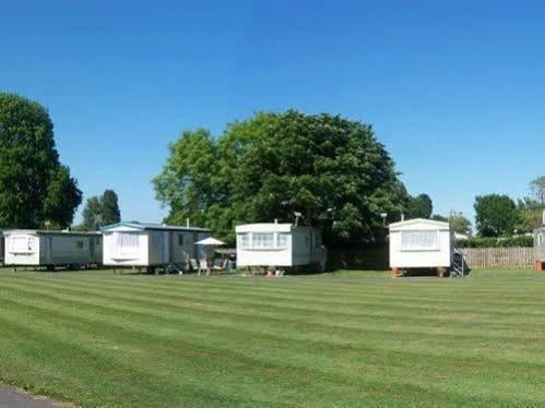Copthorne Caravans Hotel Merston Zewnętrze zdjęcie